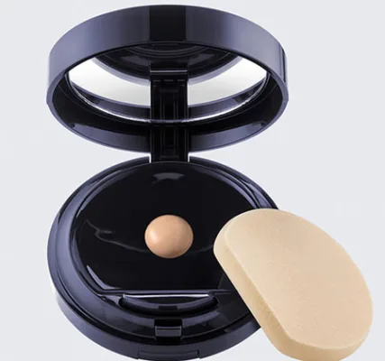 (P) Double Wear Makeup To Go Liquid Compact, Estee Lauder – fondul de ten hidratant de care te vei indragosti 4 Double Wear Makeup To Go Liquid Compact