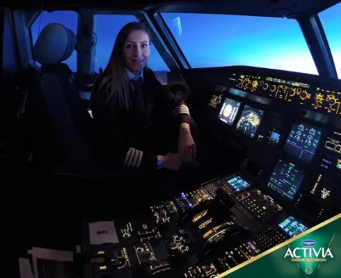 (P) Momentele InSync sunt momentele care îmi dau puterea să zbor 3 pilot Andreea Litescu InSync Activia