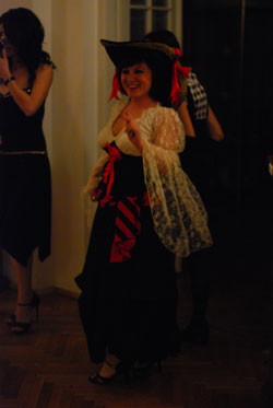 S-a dansat tangou 5 Costume