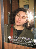 Ca picaturile de singe pe linoleumul din lift 4 Maria Manolescu, scriitoare