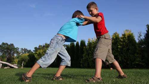 Baietii si jocurile lor agresive 3 1494754.baieti agresivitate