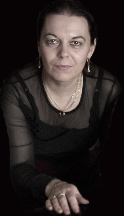 Un lung sir de elefanti 3 Diana Adamek, scriitoare