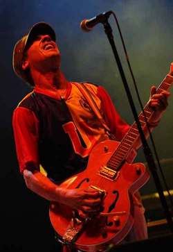 1555414.manu chao 2 b estfest 2008 foto alex barbulescu bun