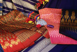 Thailanda - o destinatie exotica, dar si o prezenta vie in spatiul romanesc 9 Matase Praewa