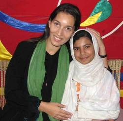 1641215.delphine and nojood