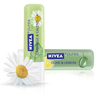 Puterea naturii in gama NIVEA pure & natural 9 Balsam de buze NIVEA pure & natural Olive & Lemon sau Camomille & Calendula