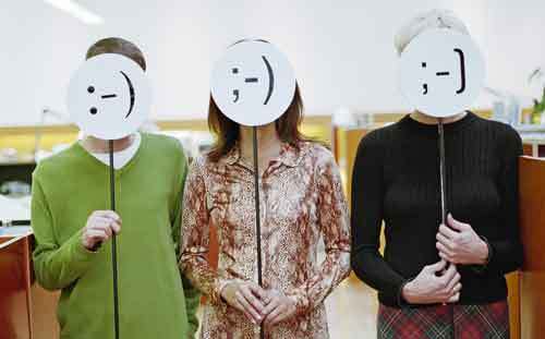 Cuib de vipere la birou 3 1744123.p2