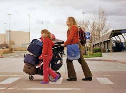 2074029.mama fiica bagaje