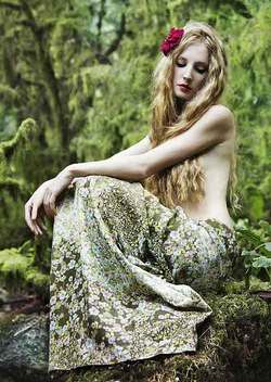 2118540.padure femeie nimfa