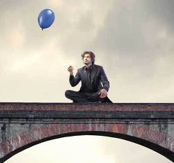 Etapele noastre profesionale 3 2122875.pod barbat balon albastru