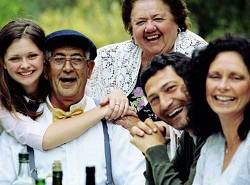 Despre mancare... dincolo de farfurie 3 2122883.familie masa