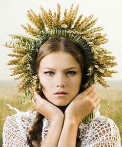 2124264.femeie cununa grau