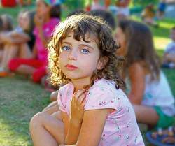 2124281.fetita tabara