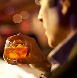 2126392.barbat bautura