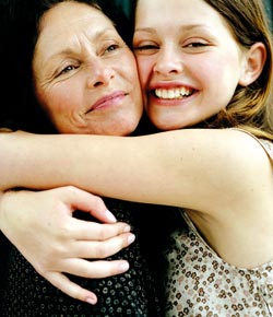 Iubire materna, iubire filiala 3 familie, parinti, mama, copii, iubire