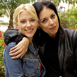 Scarlett Johansson: Am talent pentru viata intensa 3 Scarlett Johansson, Melanie Johansson, mama