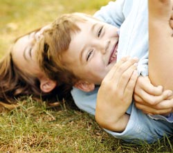 Fericit: cu ce pret? 3 copil, copii, familie, fericire