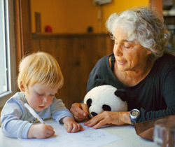 Bunici - nepoti, o relatie speciala 3 familie, copii, bunici, nepoti