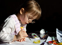 Iti multumim! 3 copil pictand