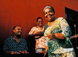 Diva desculta revine! 3 Cesaria Evora
