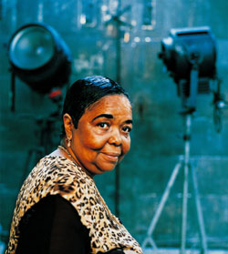 Diva desculta revine! 4 Cesaria Evora