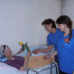 600 de martisoare create de copii au fost daruite varstnicilor singuri 3 Frumusete de martie 4