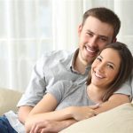 cuplu fericit si responsabil stil de atasament securizant