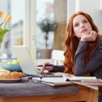 femeie care vrea sa scape de neimpliniri