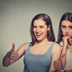 femeie optimista si femeie pesimista care stiu citate celebre despre optimism