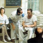 zbor deasupra unui cuib de cuci