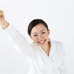 femeie care se bucura de succes si isi intretine automotivatia