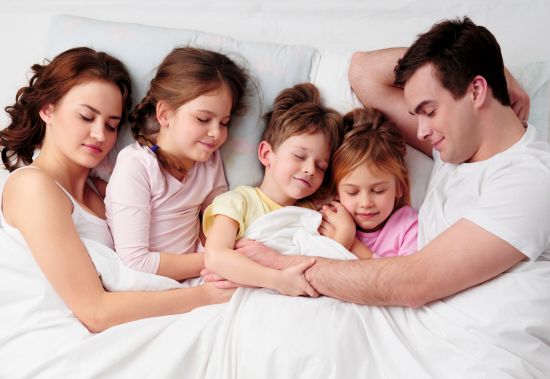 Of storm directory Capillaries Co-sleeping – până când dormim cu copilul în pat? | Esențial, Familie |  Revista PSYCHOLOGIES Romania