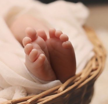 Ce ne garantează viața? 8 newborn 1399155 640