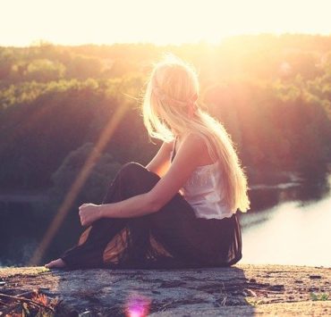 Nu există lumină. Noi creăm lumină. 9 person 731142 640