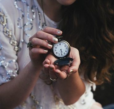 Importanța cronologiei asupra dezvoltării noastre 7 people 2582815 640