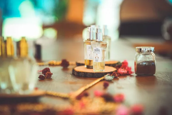Vara aceasta se poartǎ parfumurile semnaturǎ naturale (P) 4 vara-aceasta-se-poartǎ-parfumurile-semnaturǎ-naturale-5