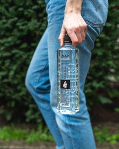 AQUA-Carpatica-Sports-Cap-desemnat-Produsul-Anului-2020-grafic