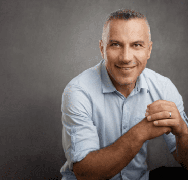 Tiberiu Soare: „Mi-ar plăcea ca cei cărora mă adresez să nu piardă şansa întâlnirii cu muzici extraordinare.” 8 mi-ar-plăcea-ca-cei-cărora-mă-adresez-să-nu-piardă-şansa-întâlnirii-cu-muzici-extraordinare