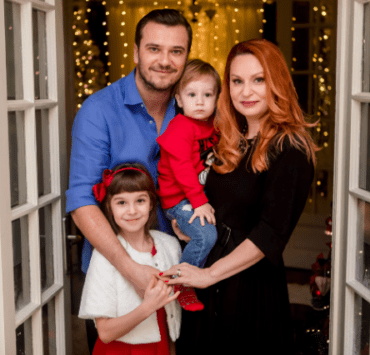 Dan Cruceru: „E extraordinar să poți face o grămadă de lucruri fără a pierde din timpul acordat celor dragi.” 8 Dan-Cruceru-e-extraordinar-să-poți-face-o-grămadă-de-lucruri-fără-a-pierde-din-timpul-acordat-celor-dragi