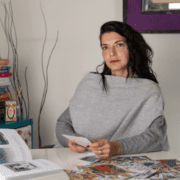 Monica-Măgureanu-Referențialul-mi-a-oferit-cadrul-în-care-să-adun-și-să-dau-sens-căutărilor-mele-să-îmi-găsesc-răspunsurile-în-mine-și-să-îmi-dau-voie-să-îmi-pun-întrebările-care-trebuie