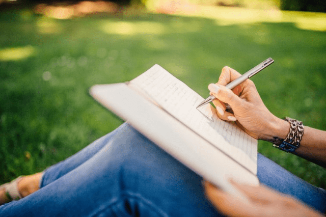 atelier-online-de-scriere-creativă