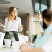 cum-gestionezi-emoțiile-atunci-când-vorbești-în-public