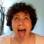 3 exerciţii pentru remodelarea chipului cu Yoga 3 Poza 1