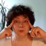 3 exerciţii pentru remodelarea chipului cu Yoga 5 Poza 3