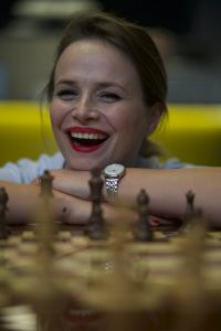 Diana Cavallioti: „Iubesc toate rolurile la care am lucrat și toate au lăsat în mine o idee, un suflu.” 3 diana-cavallioti