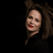 diana-cavallioti-iubesc-toate-rolurile-la-care-am-lucrat-și-toate-au-lăsat-în-mine-o-idee-un-suflu