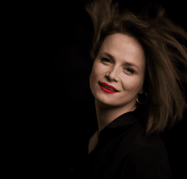 Diana Cavallioti: „Iubesc toate rolurile la care am lucrat și toate au lăsat în mine o idee, un suflu.” 8 diana-cavallioti-iubesc-toate-rolurile-la-care-am-lucrat-și-toate-au-lăsat-în-mine-o-idee-un-suflu