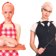 femeia-şorţul-şi-biciul