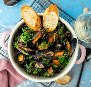 Midii cu sos de roșii și vin 9 midii-cu-sos-de-roşii-şi-vin