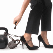 picioare-umflate-şi-grele-cauze-şi-tratament